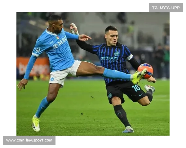 国际米兰球员赛后向客队球迷致意，展现体育精神